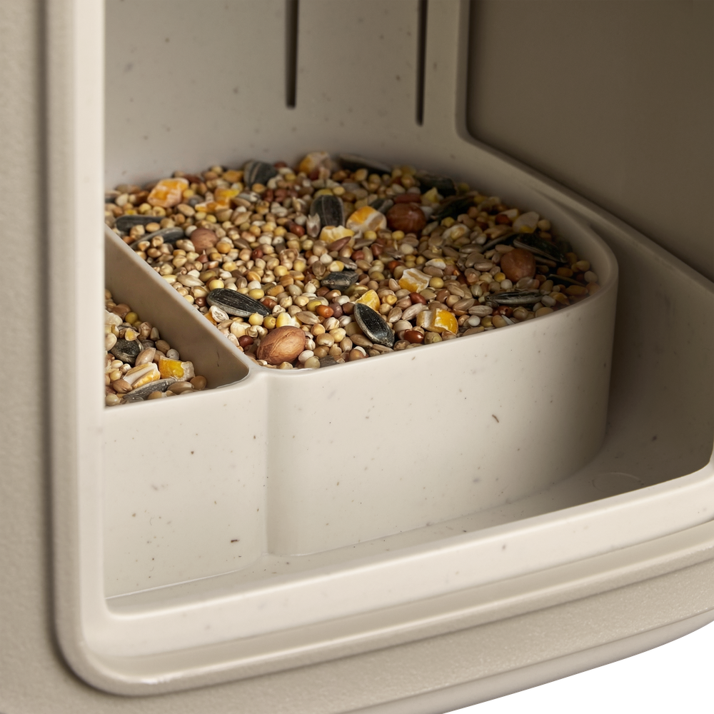 Cosy Bird Feeder 18