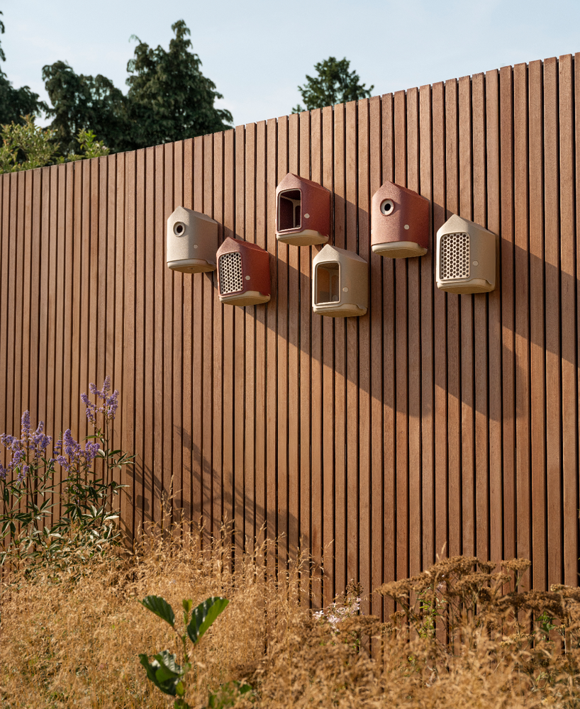 Cosy Bird House 18